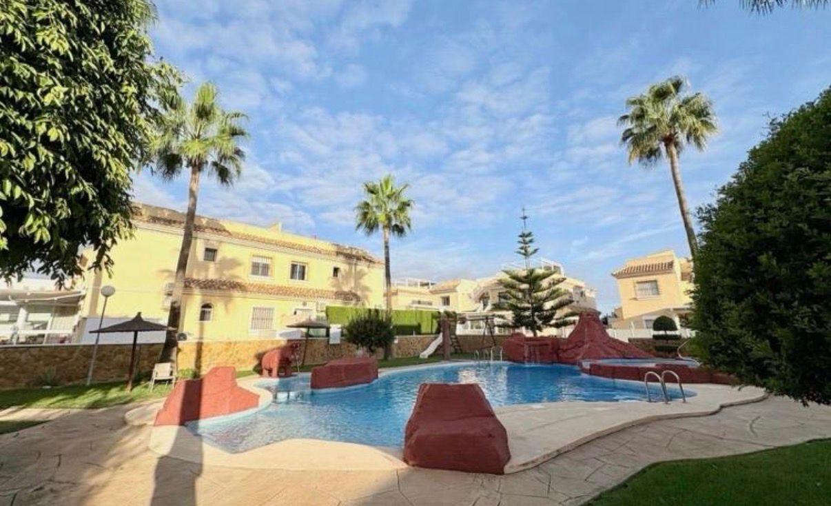 Bungalow for sale in Orihuela Costa, Alicante, Spain