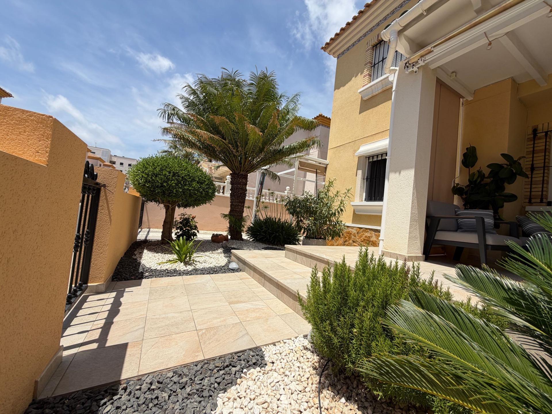 Bungalow for sale in Orihuela Costa, Alicante, Spain