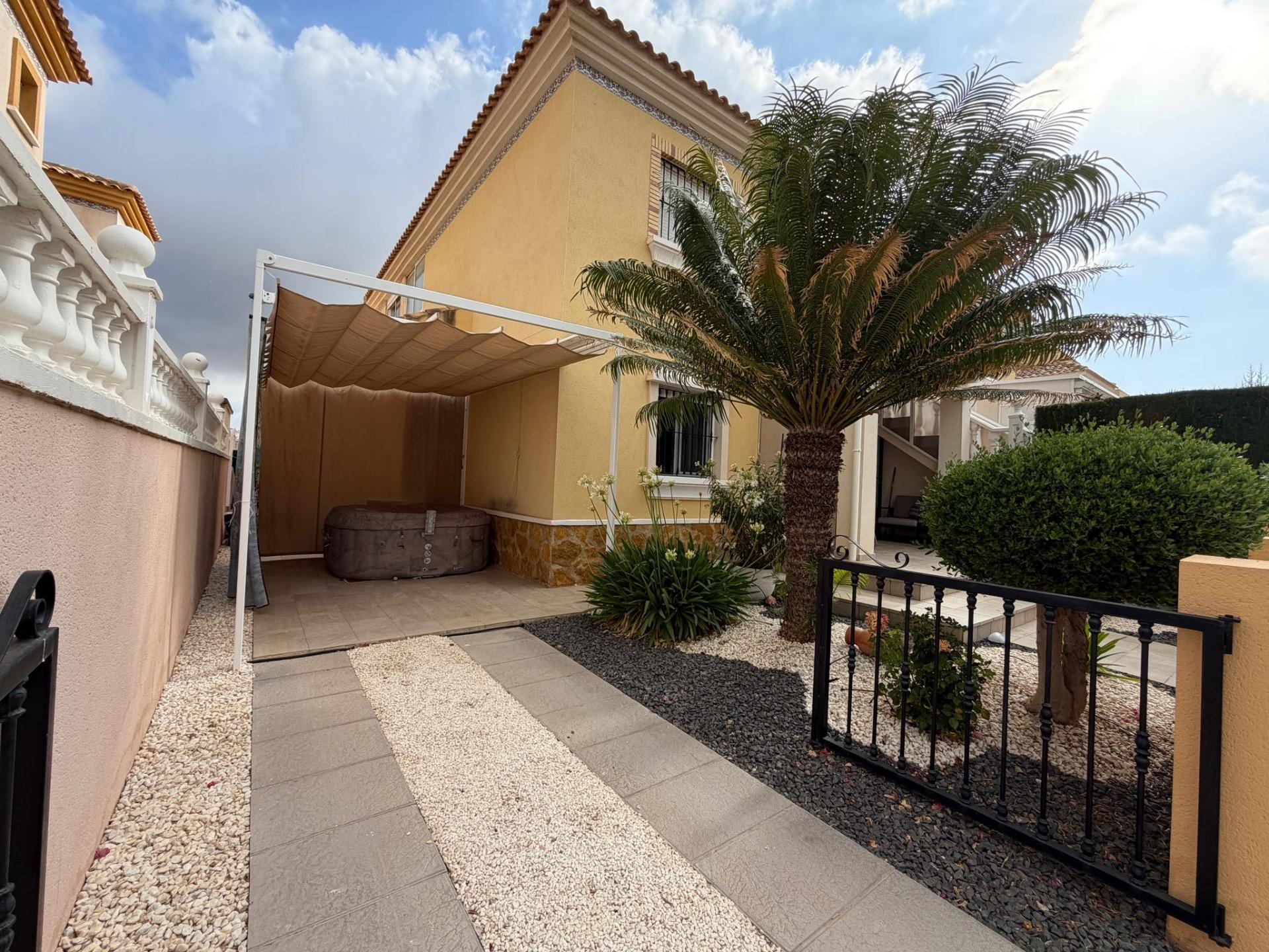 Bungalow for sale in Orihuela Costa, Alicante, Spain