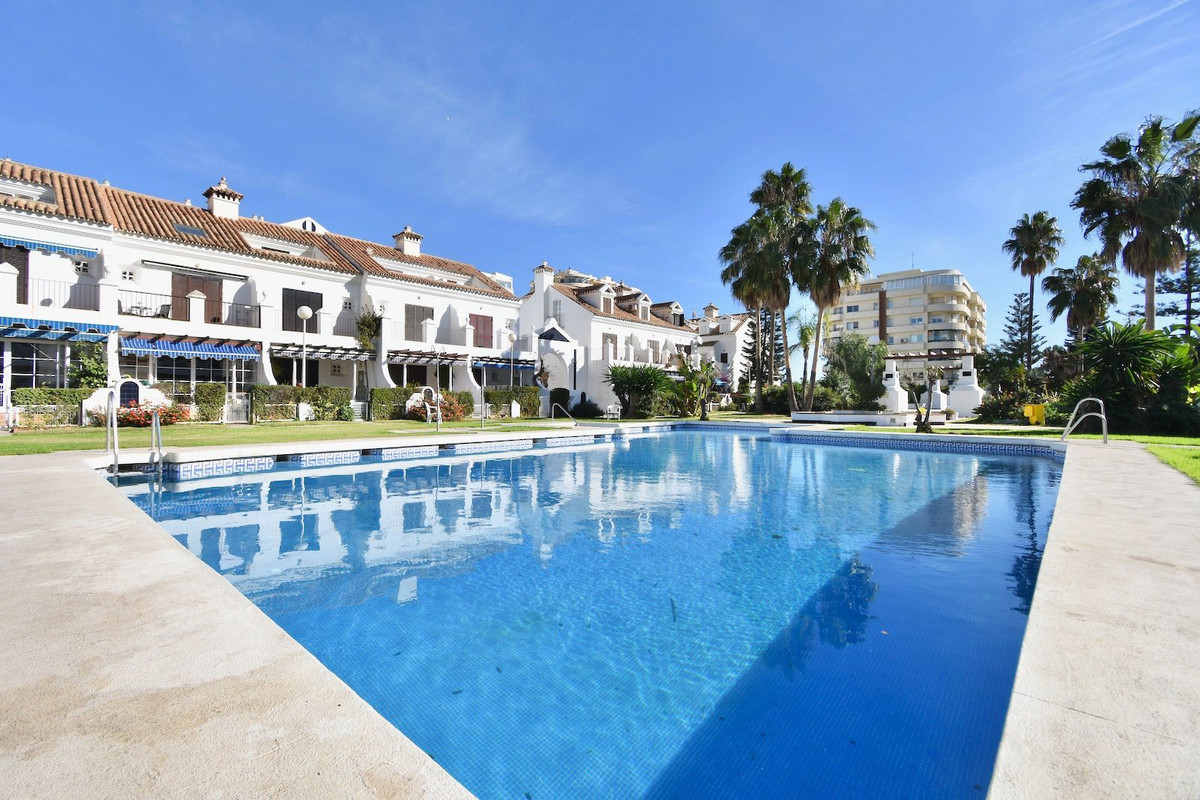 Apartment for sale in Fuengirola, Málaga, Spain
