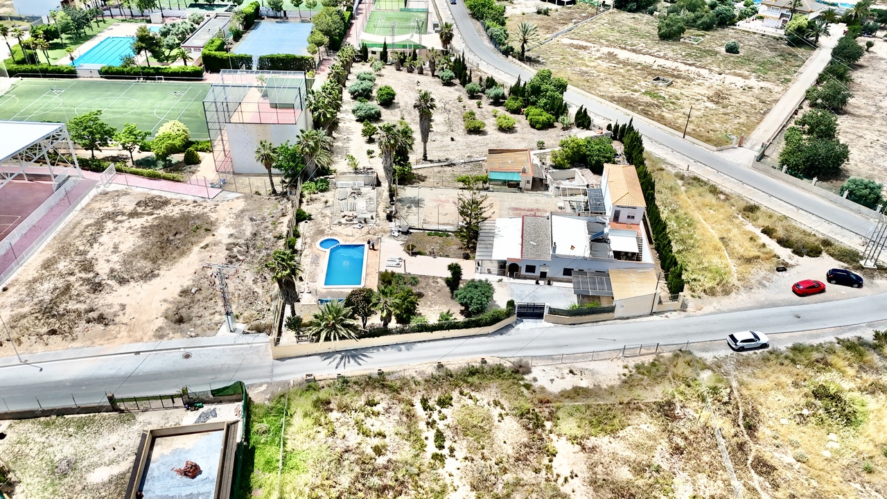 Villa for sale in Los Montesinos, Alicante, Spain