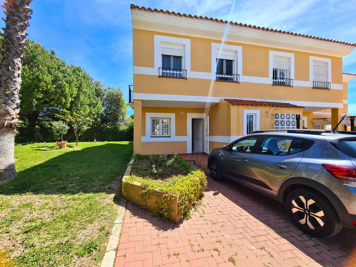 Town House for sale in La Duquesa, Málaga, Spain
