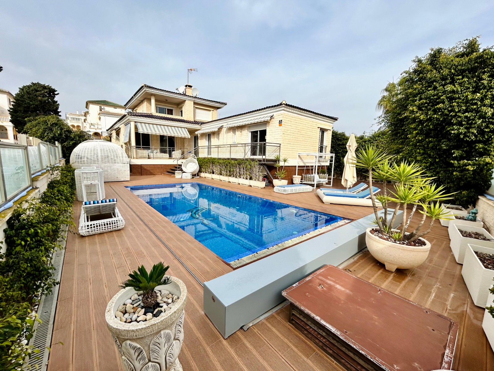 Villa for sale in Torrevieja, Alicante, Spain