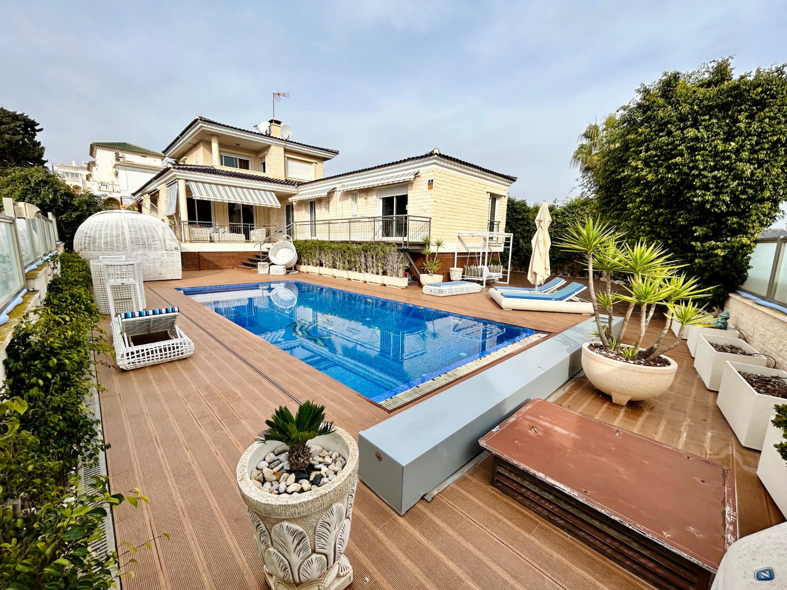 Villa for sale in Torrevieja, Alicante, Spain
