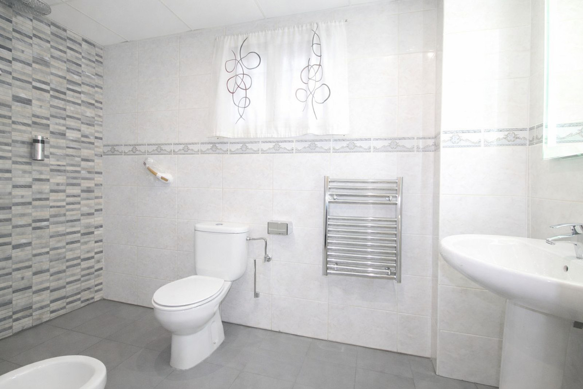 Apartment for sale in Miraflores, Málaga, Spain