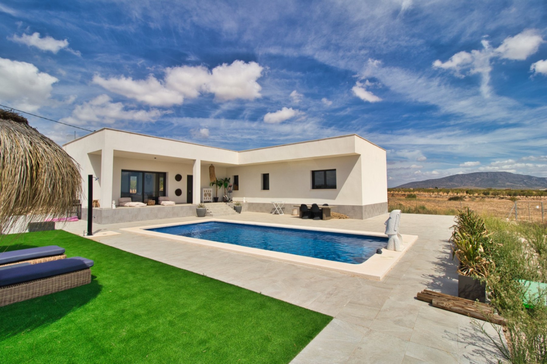 Villa for sale in Pinoso, Alicante, Spain