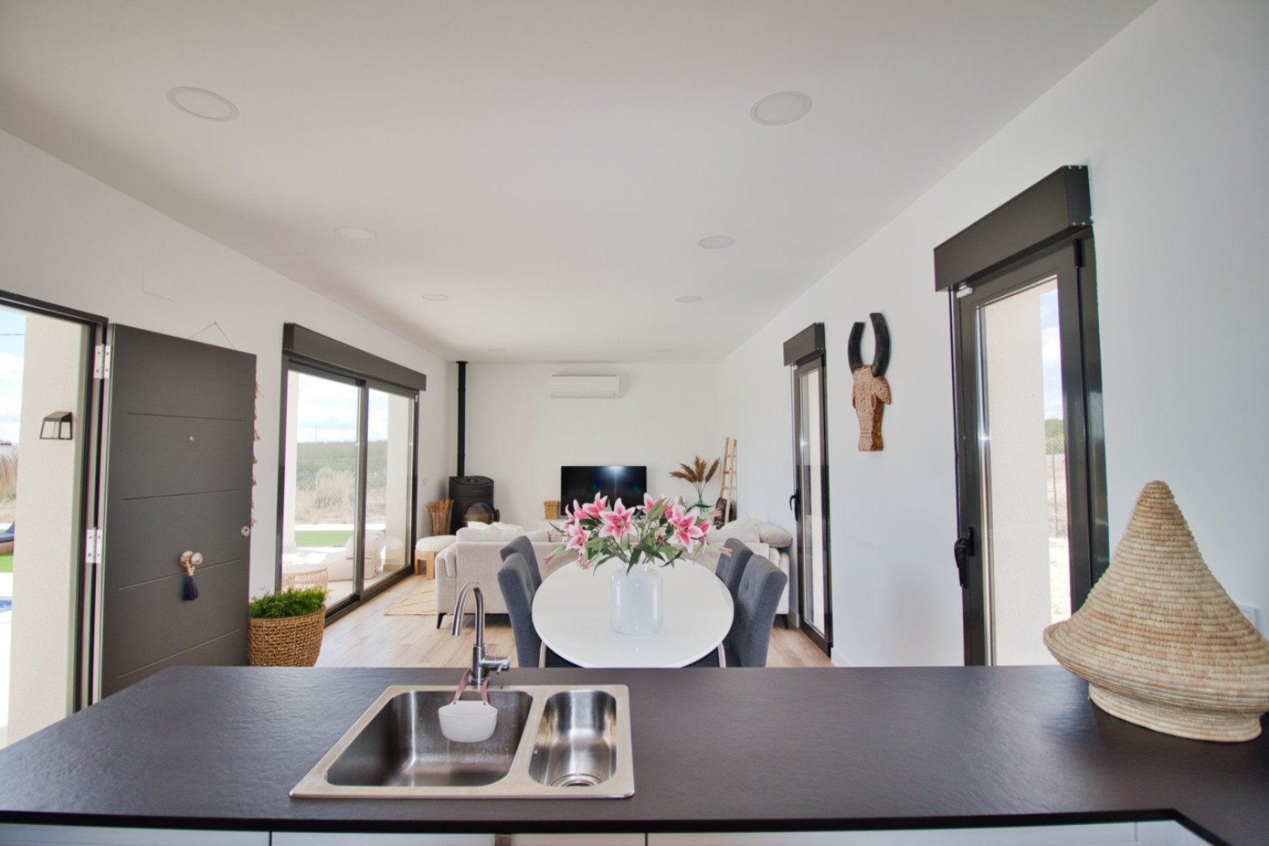 Villa for sale in Pinoso, Alicante, Spain