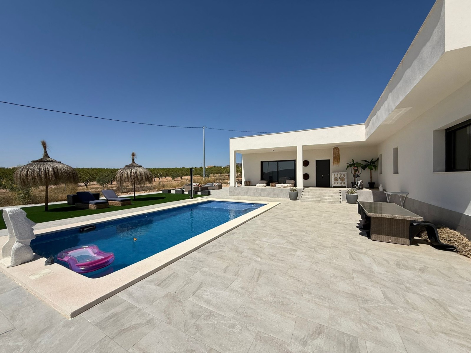 Villa for sale in Pinoso, Alicante, Spain