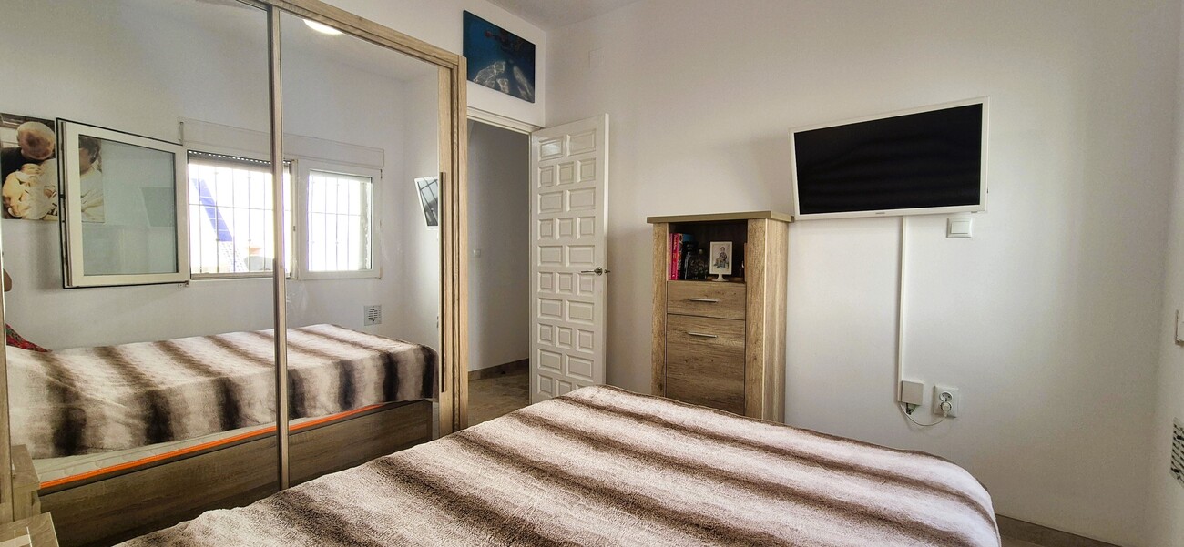 Bungalow for sale in Blue Lagoon, Alicante, Spain