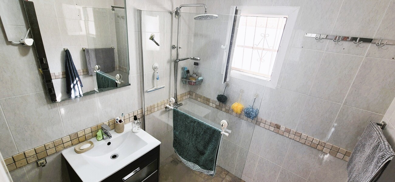 Bungalow for sale in Blue Lagoon, Alicante, Spain