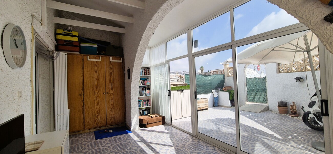 Bungalow for sale in Blue Lagoon, Alicante, Spain