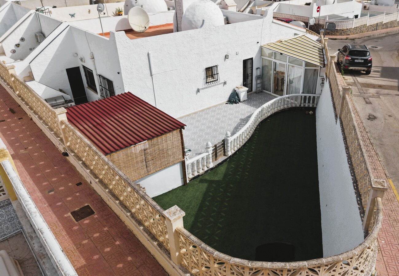 Bungalow for sale in Blue Lagoon, Alicante, Spain