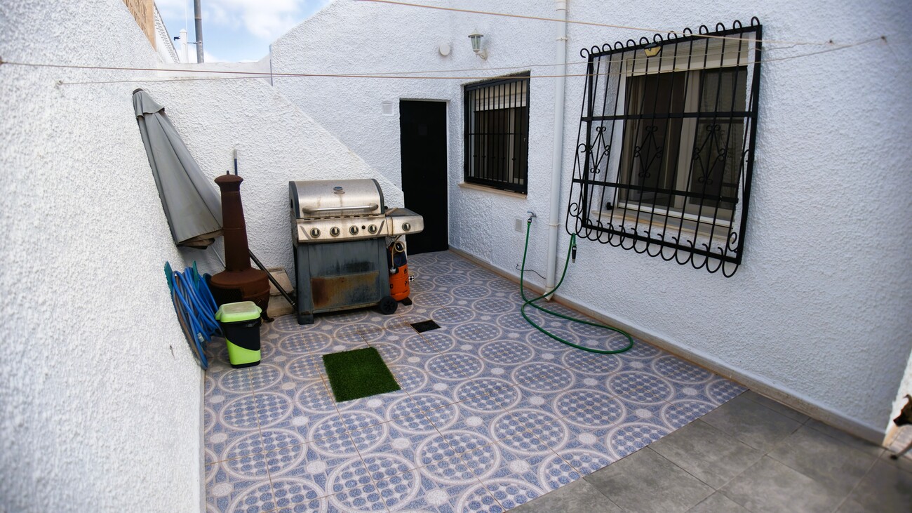 Bungalow for sale in Blue Lagoon, Alicante, Spain