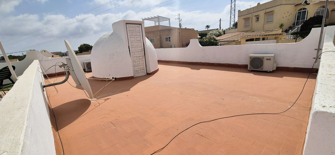 Bungalow for sale in Blue Lagoon, Alicante, Spain
