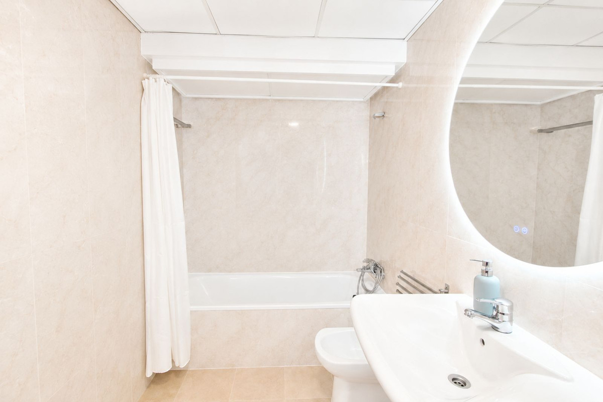 Apartment for sale in Puerto Banus, Málaga, Spain