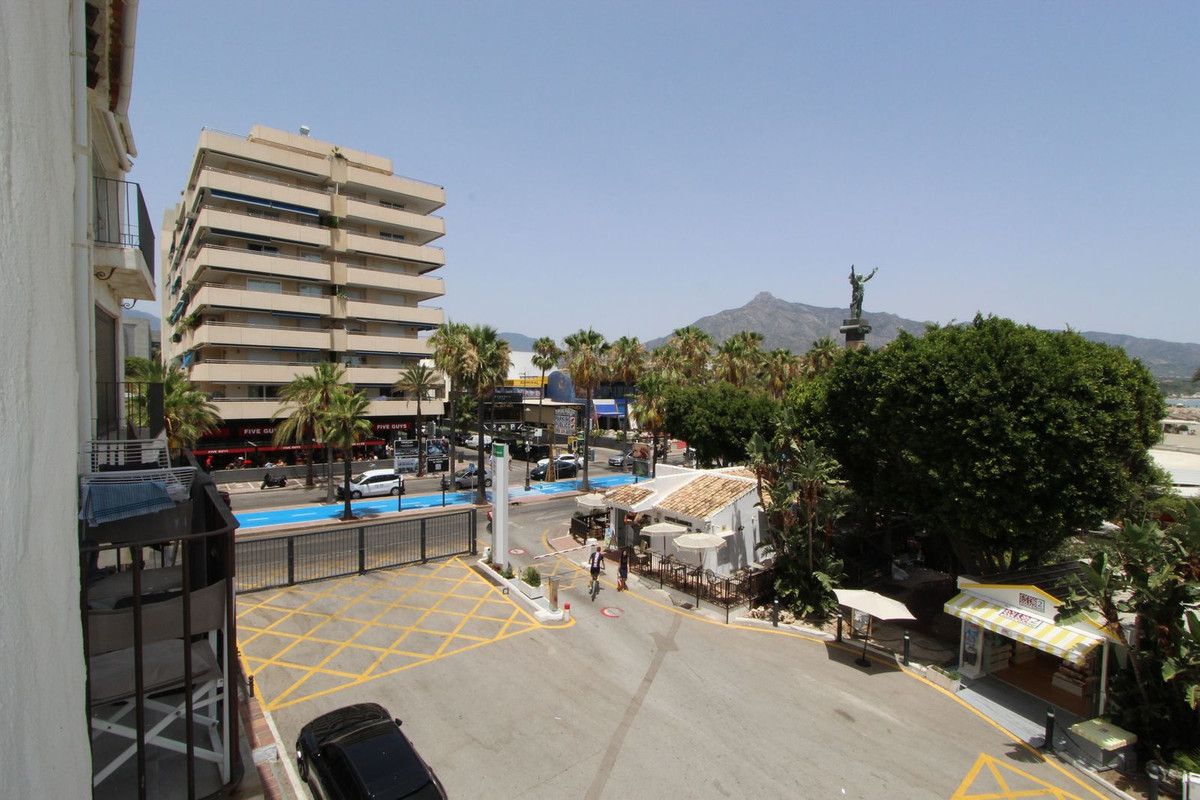 Apartment for sale in Puerto Banus, Málaga, Spain