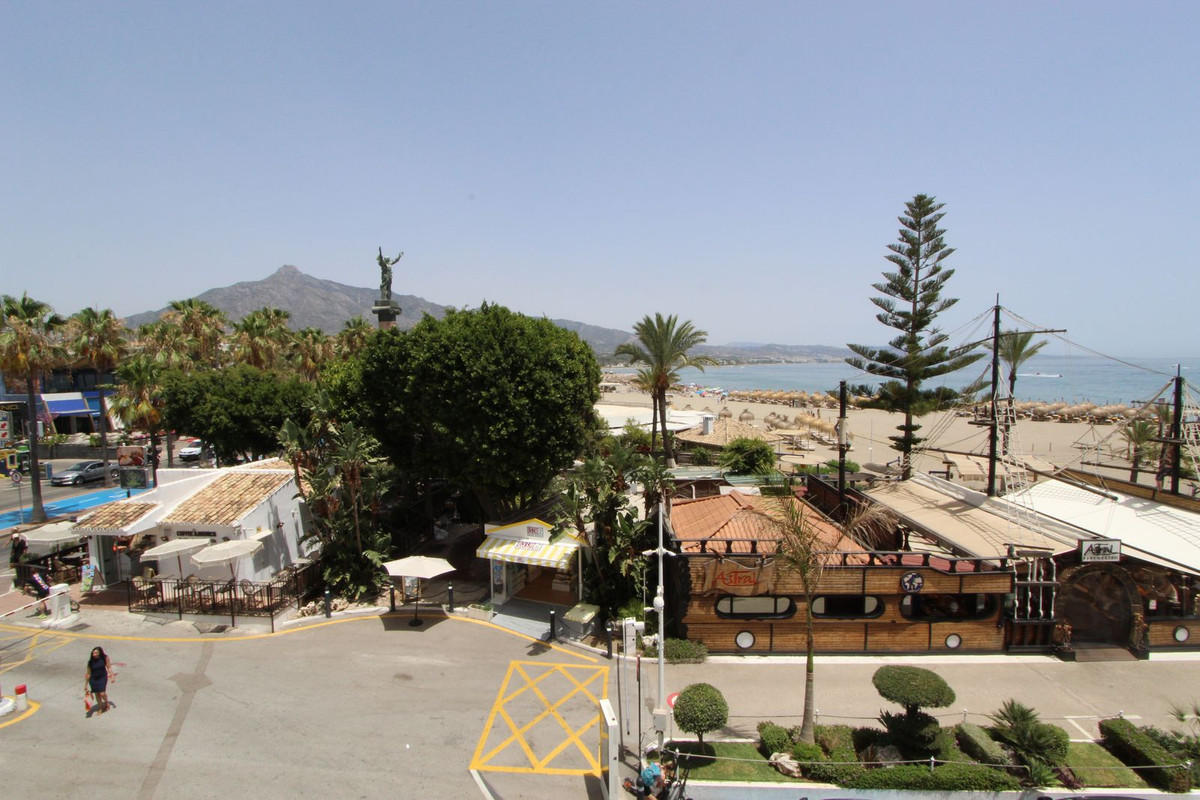 Apartment for sale in Puerto Banus, Málaga, Spain