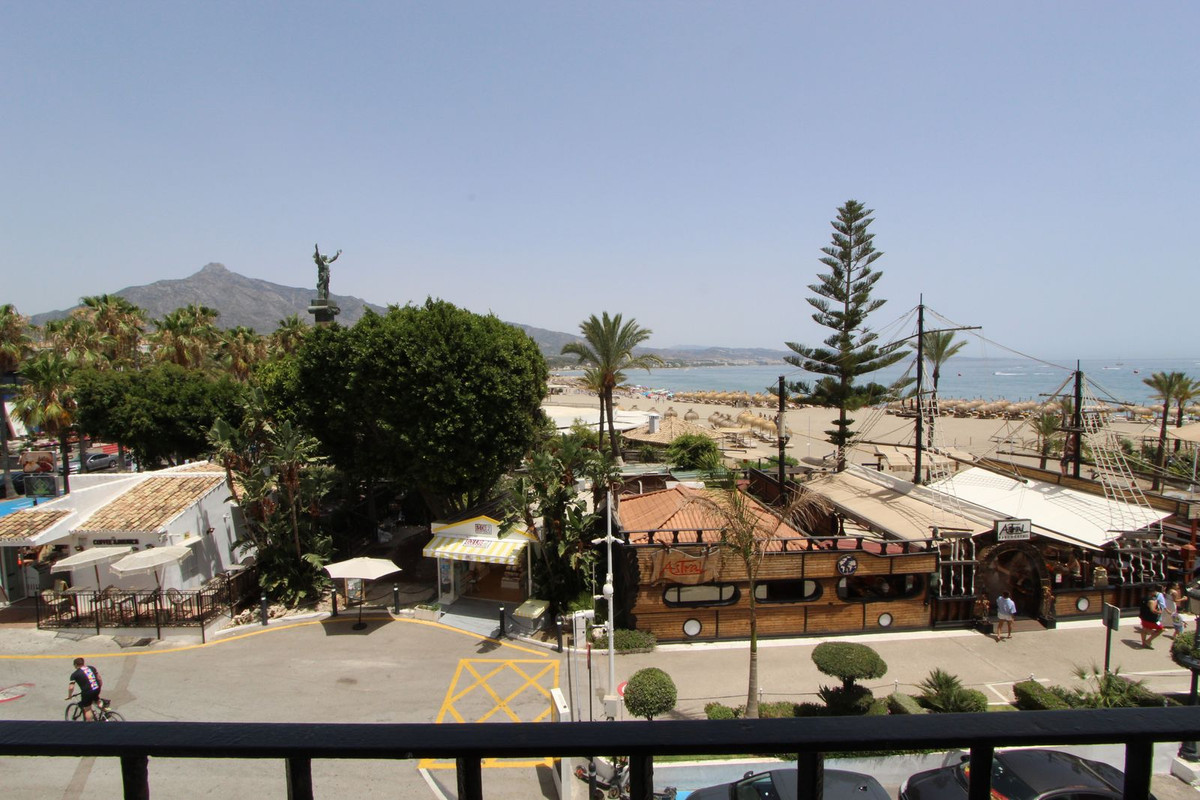 Apartment for sale in Puerto Banus, Málaga, Spain