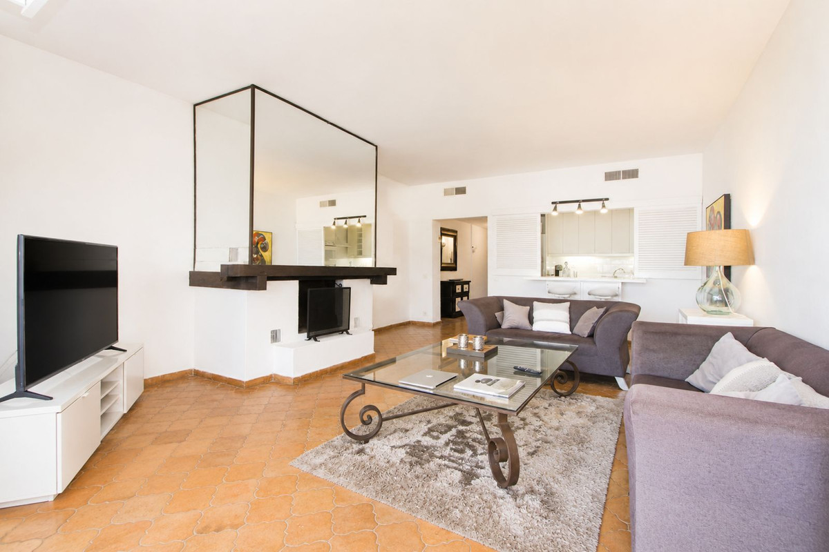 Apartment for sale in Puerto Banus, Málaga, Spain