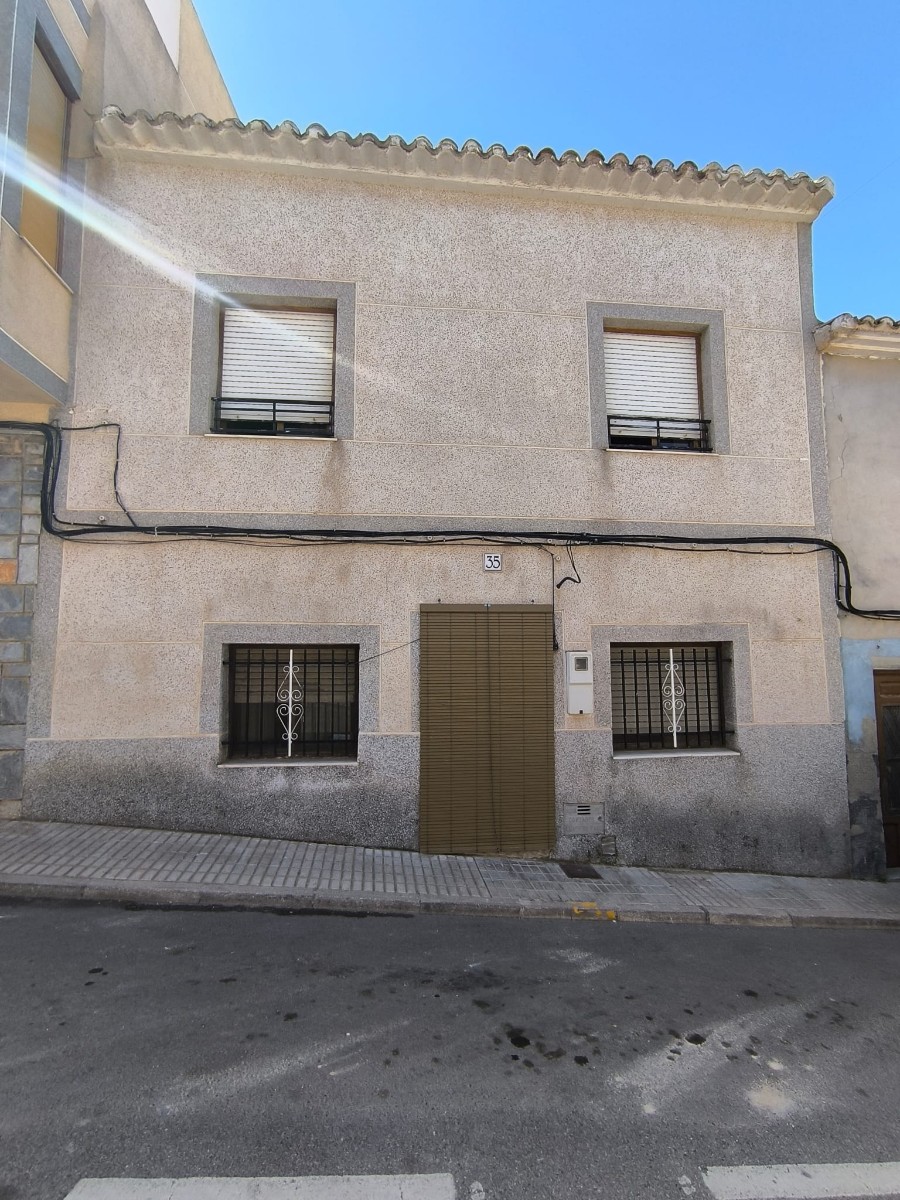 Town House for sale in Pinoso, Alicante, Spain