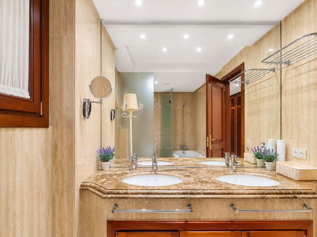 Apartment for sale in Estepona, Málaga, Spain