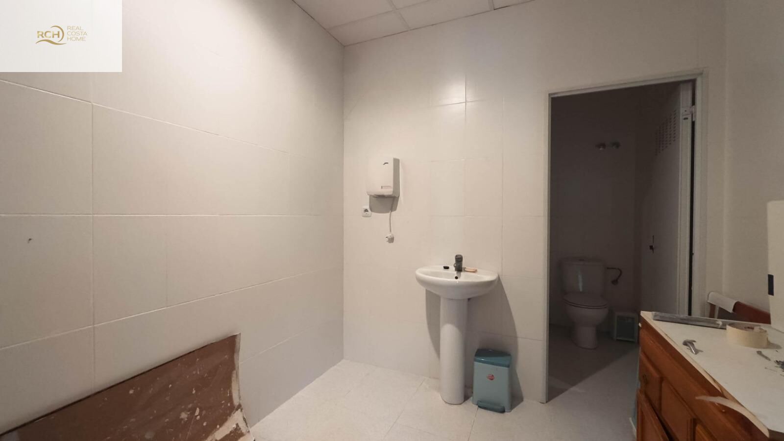 Commercial unit for sale in Finestrat, Alicante, Spain