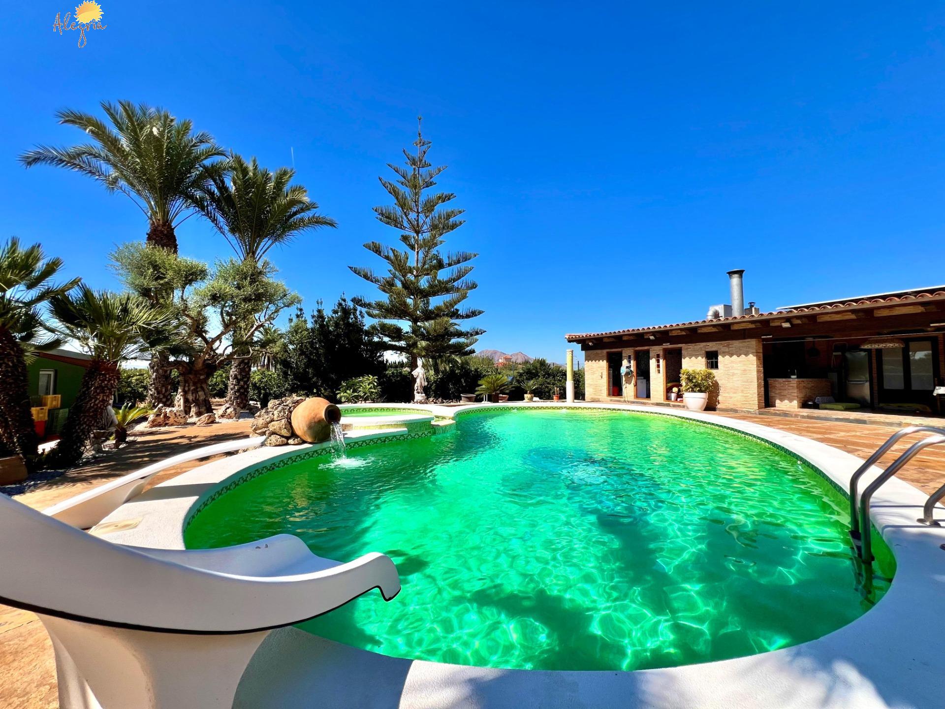 Villa en venta en Almoradi