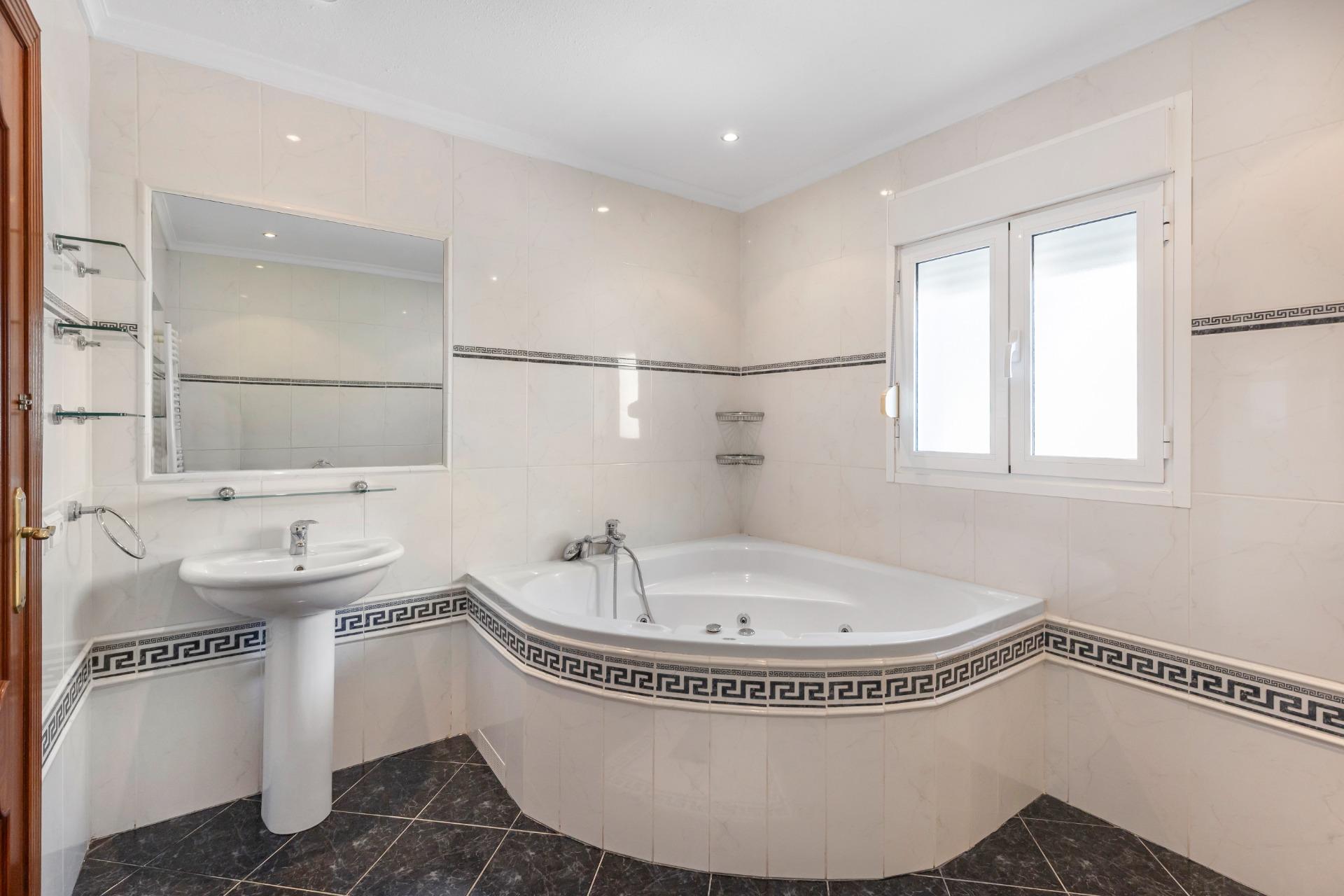 Villa for sale in Rojales, Alicante, Spain