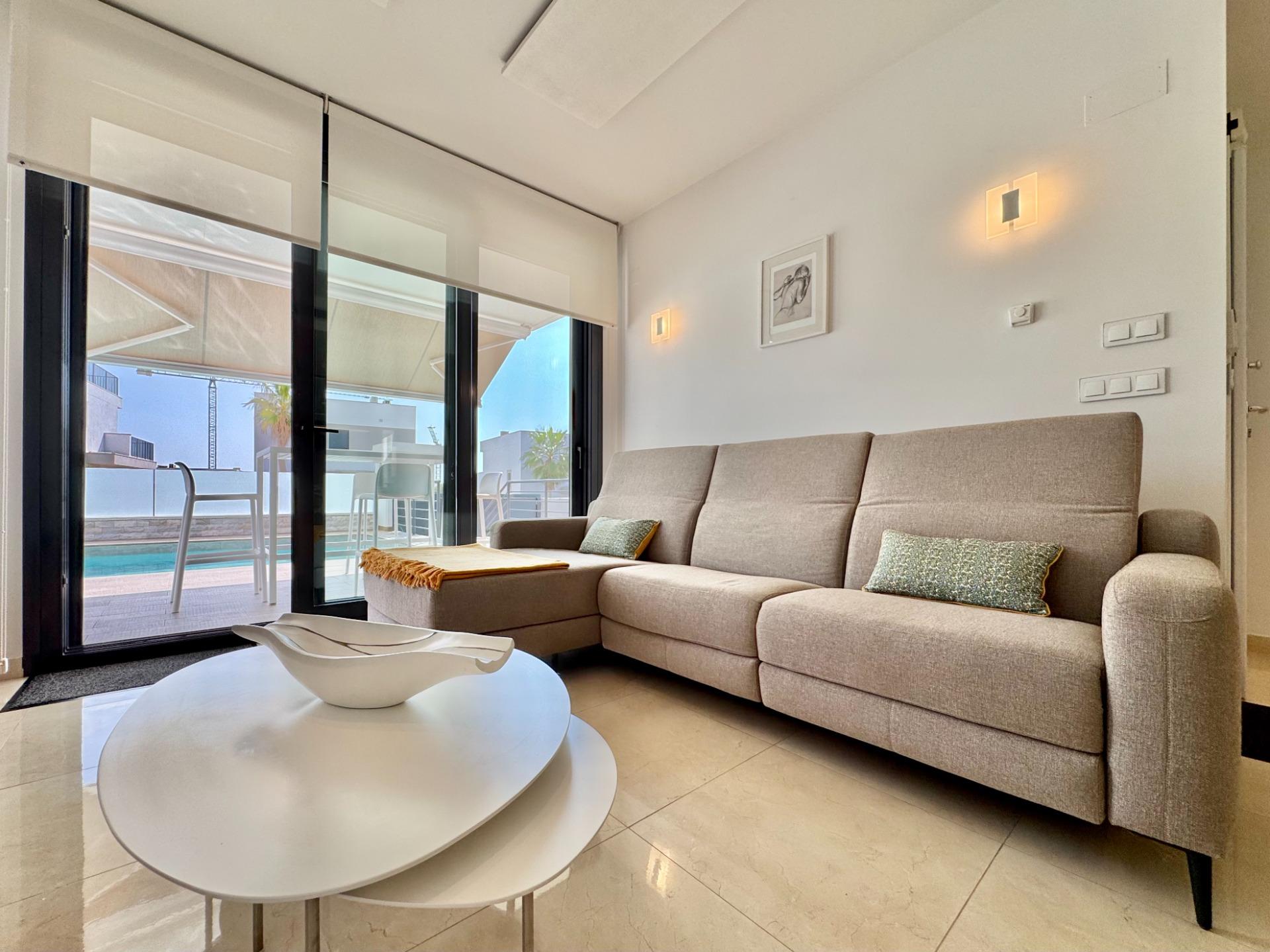Villa en venta en San Miguel De Salinas