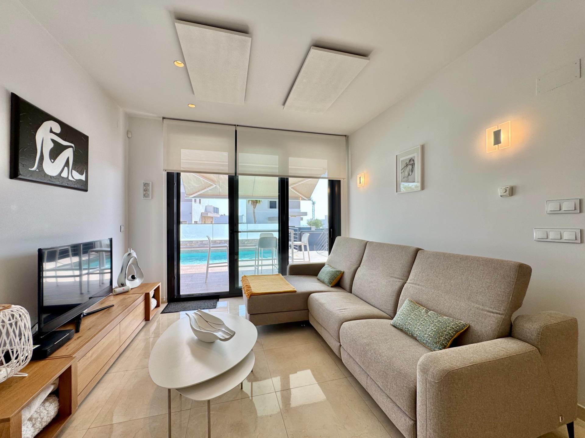 Villa en venta en San Miguel De Salinas