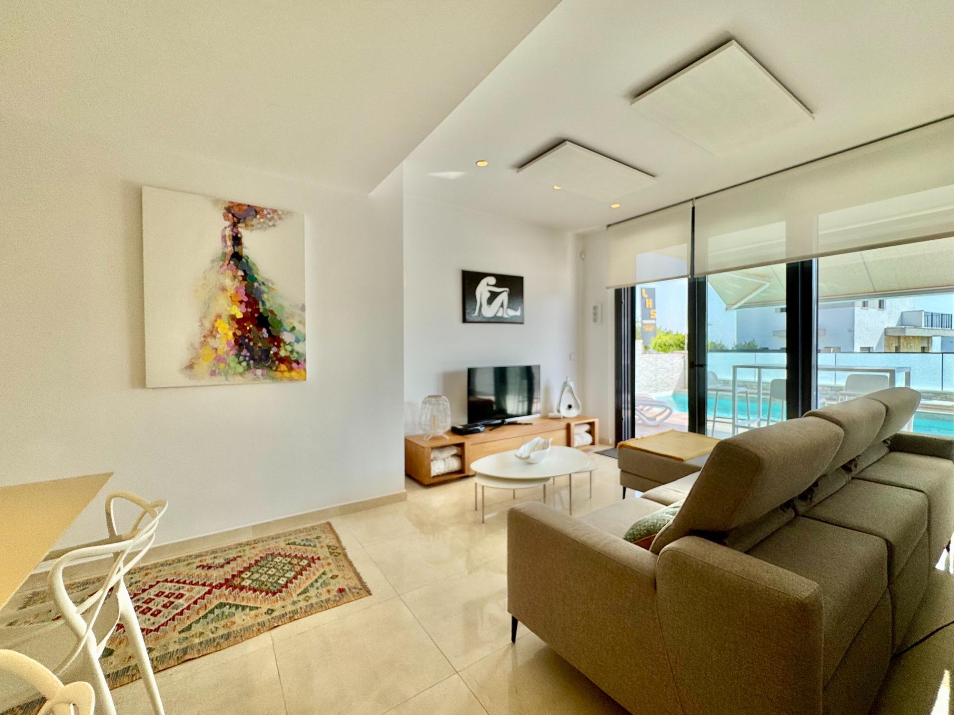 Villa en venta en San Miguel De Salinas