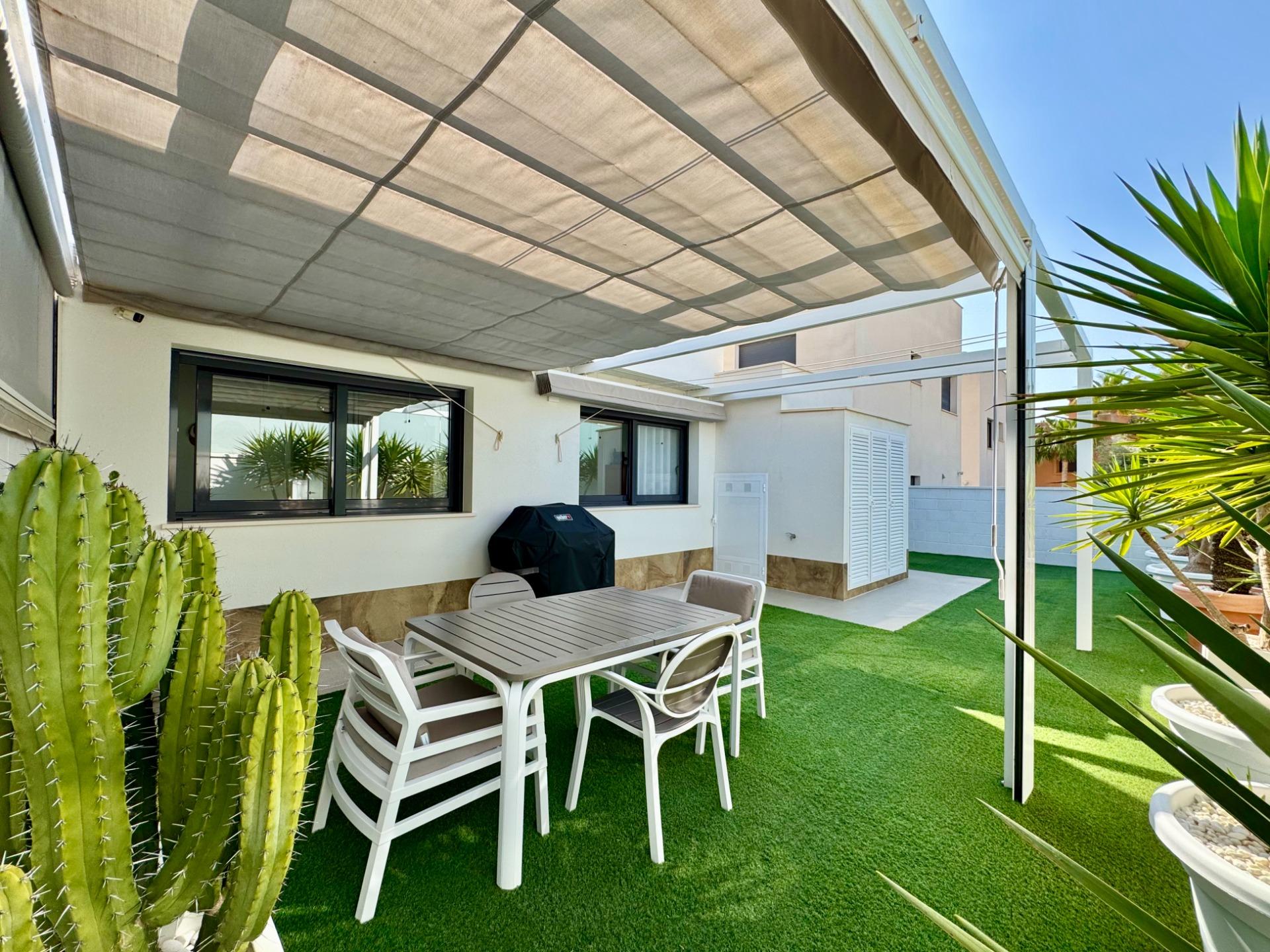 Villa en venta en San Miguel De Salinas