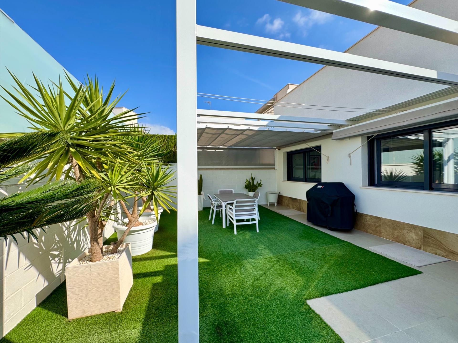 Villa en venta en San Miguel De Salinas