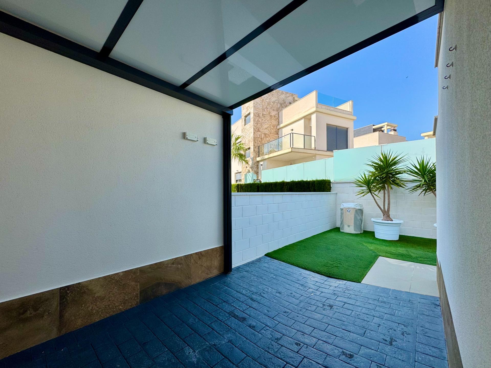 Villa en venta en San Miguel De Salinas