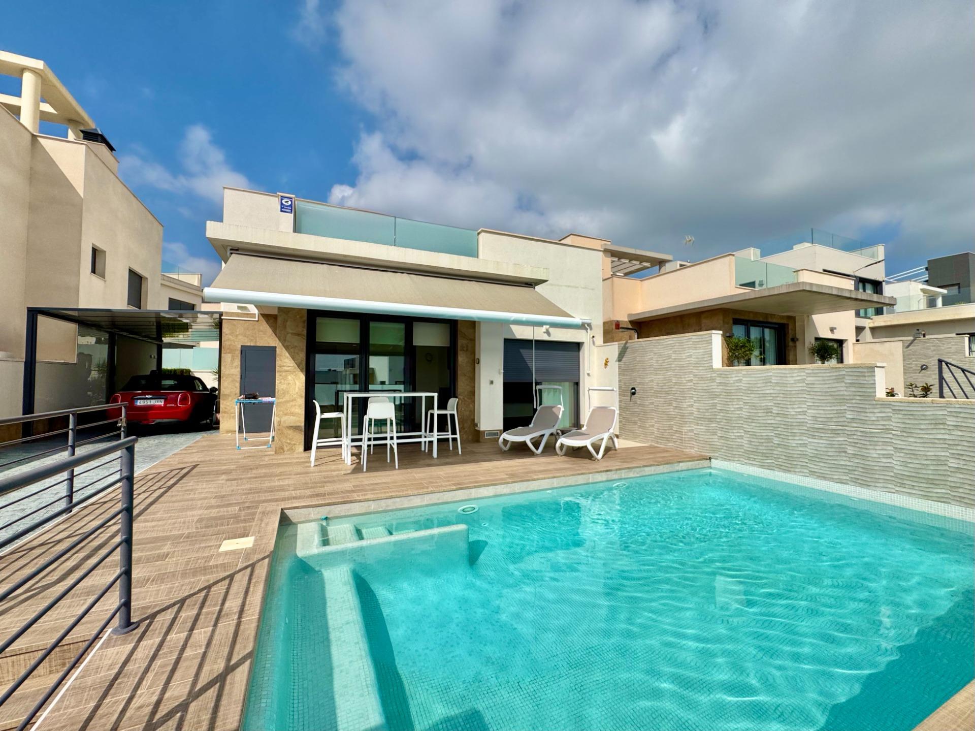 Villa en venta en San Miguel De Salinas