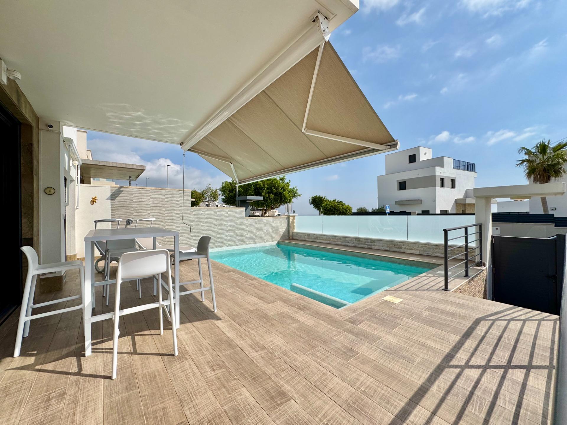 Villa en venta en San Miguel De Salinas