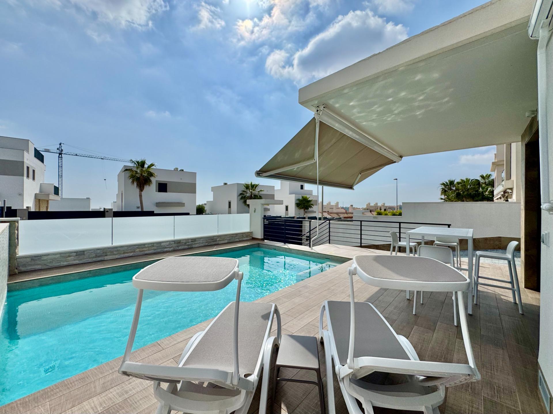 Villa en venta en San Miguel De Salinas
