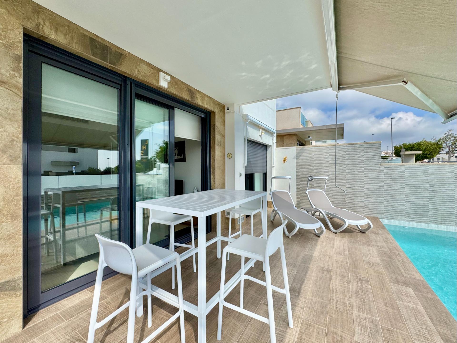 Villa en venta en San Miguel De Salinas
