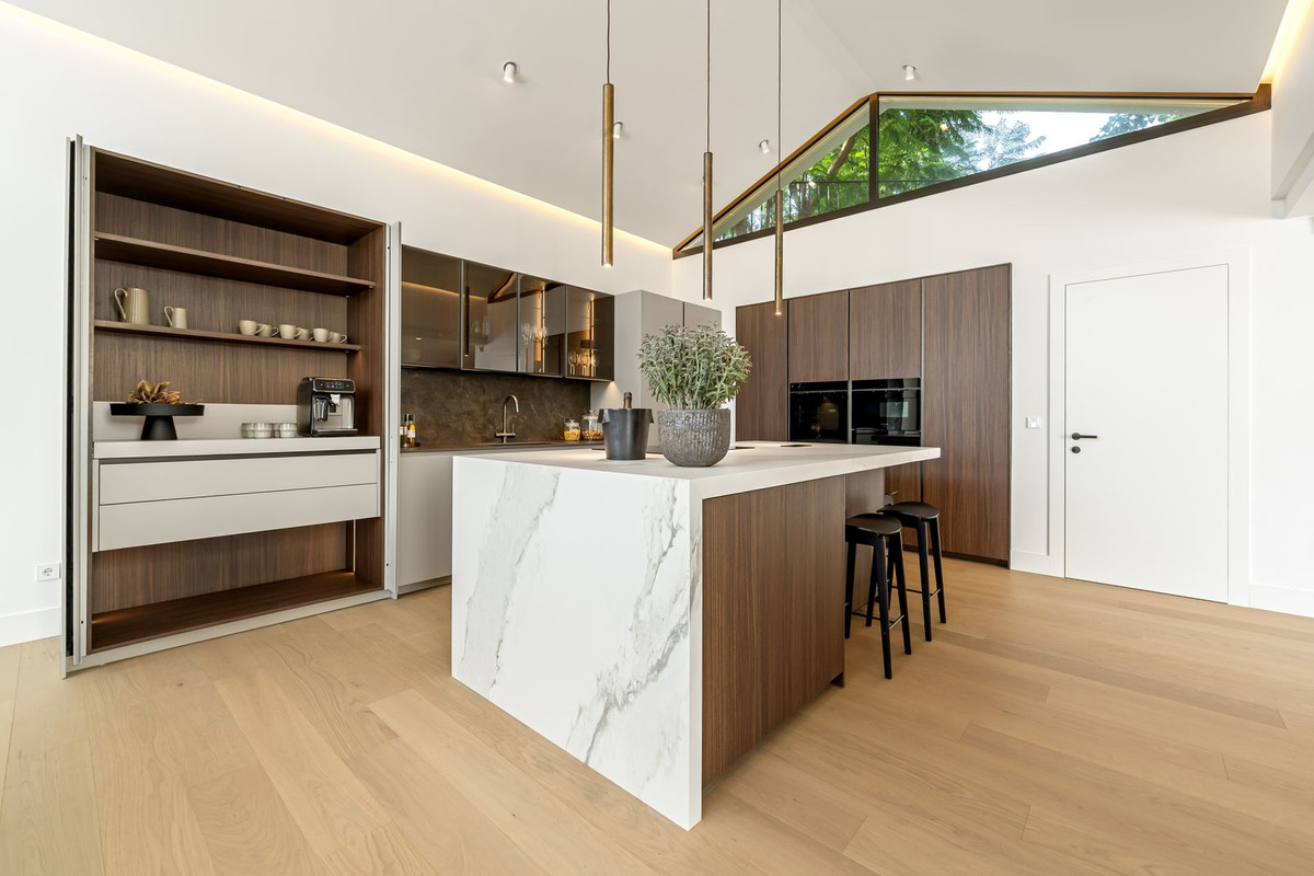 Villa for sale in Golden Mile, Málaga, Spain