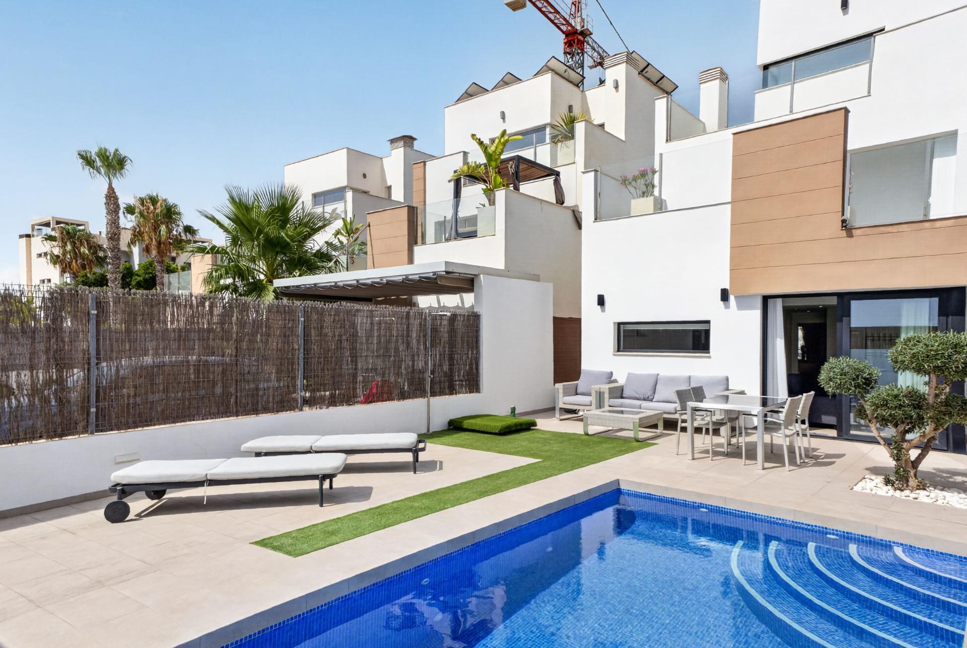 Villa for sale in Guardamar Del Segura, Alicante, Spain