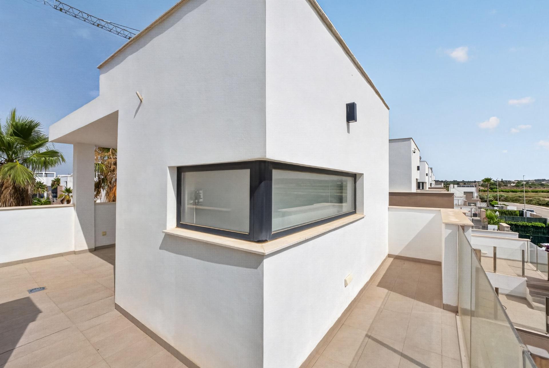 Villa for sale in Guardamar Del Segura, Alicante, Spain