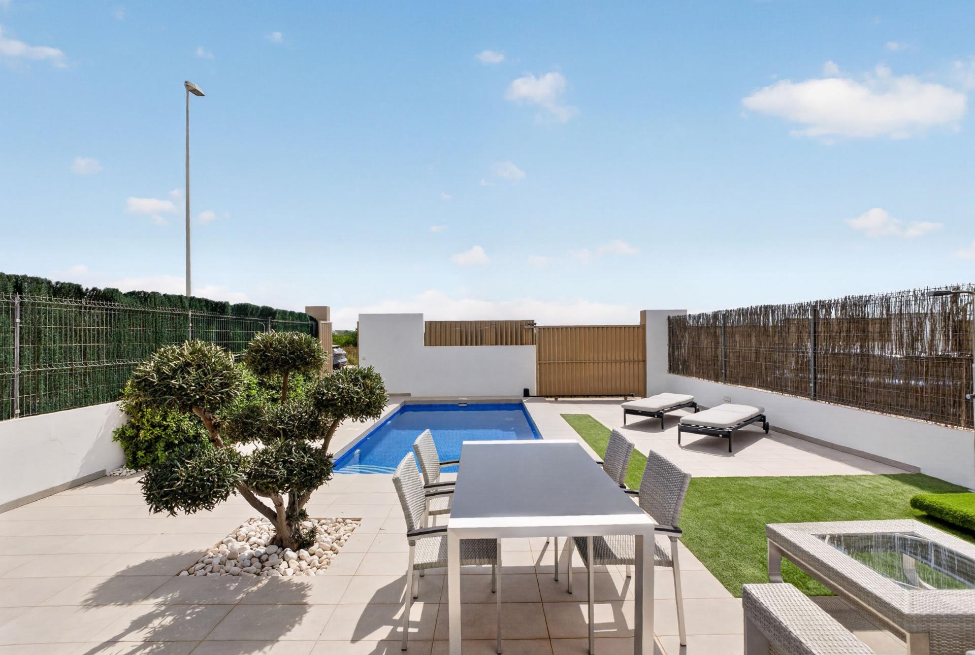 Villa for sale in Guardamar Del Segura, Alicante, Spain