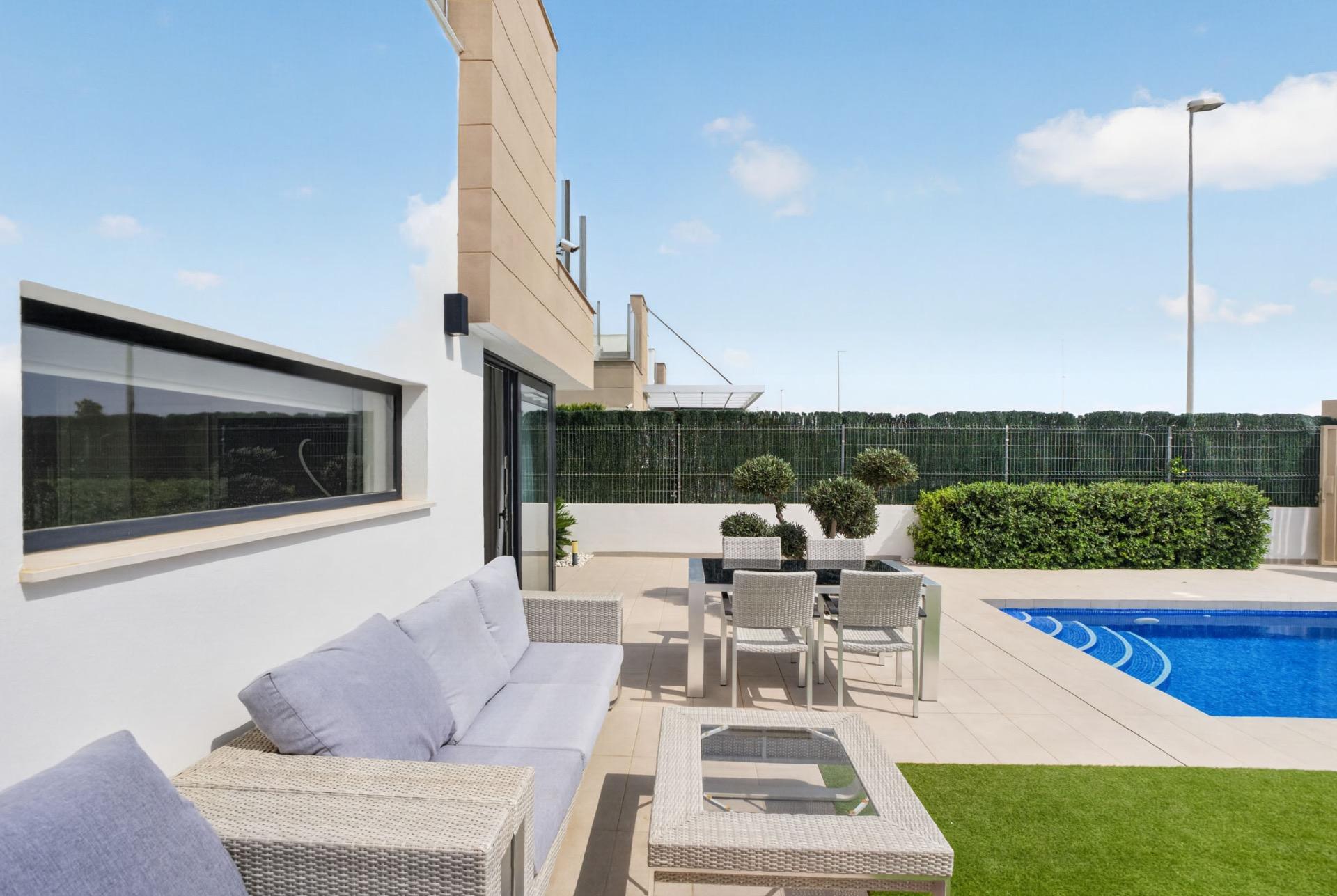 Villa for sale in Guardamar Del Segura, Alicante, Spain