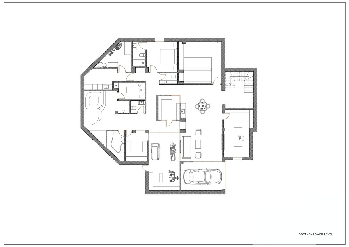 Villa for sale in Nueva Andalucía, Málaga, Spain
