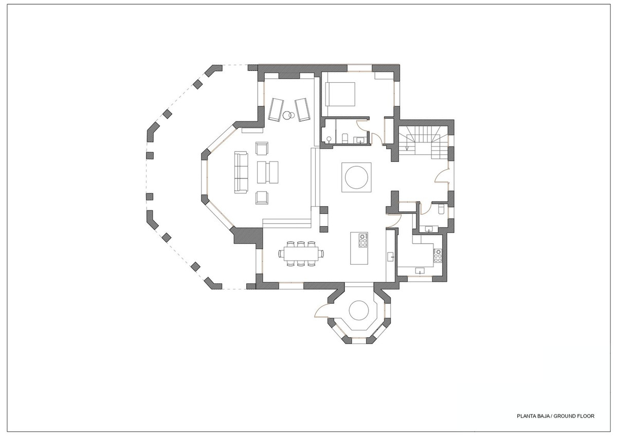 Villa for sale in Nueva Andalucía, Málaga, Spain