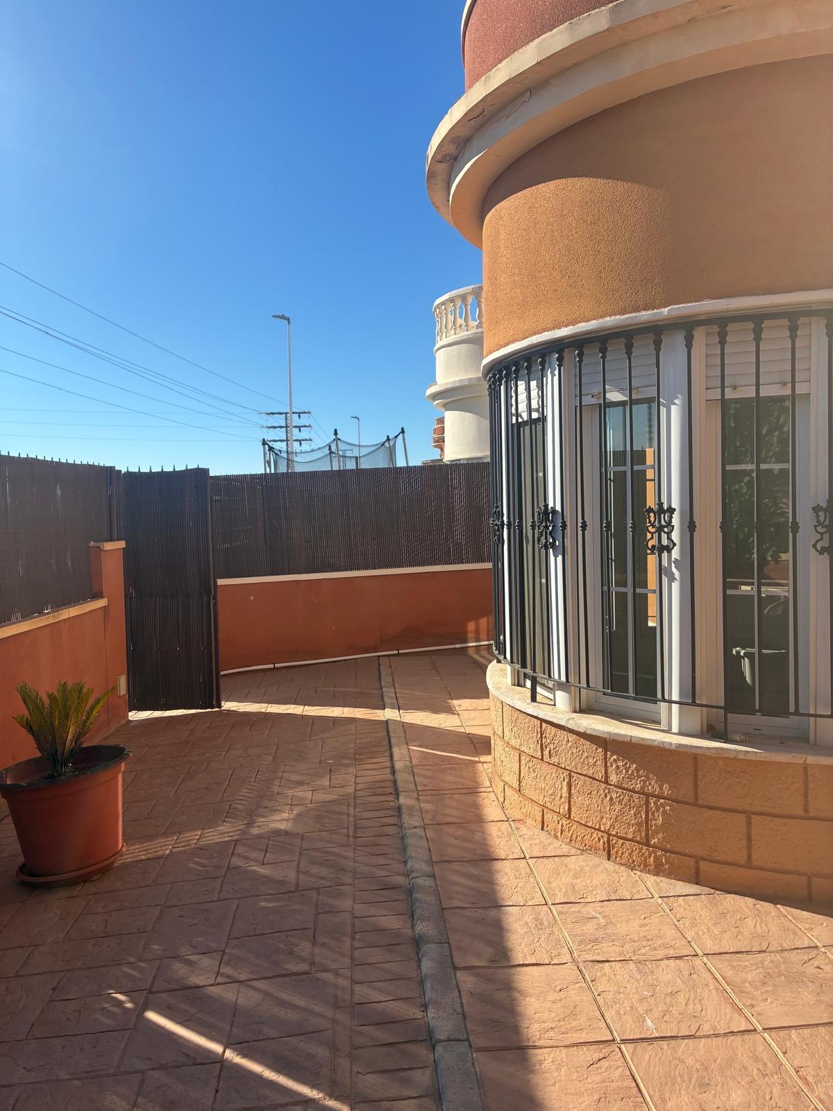 Villa for sale in Almoradi, Alicante, Spain