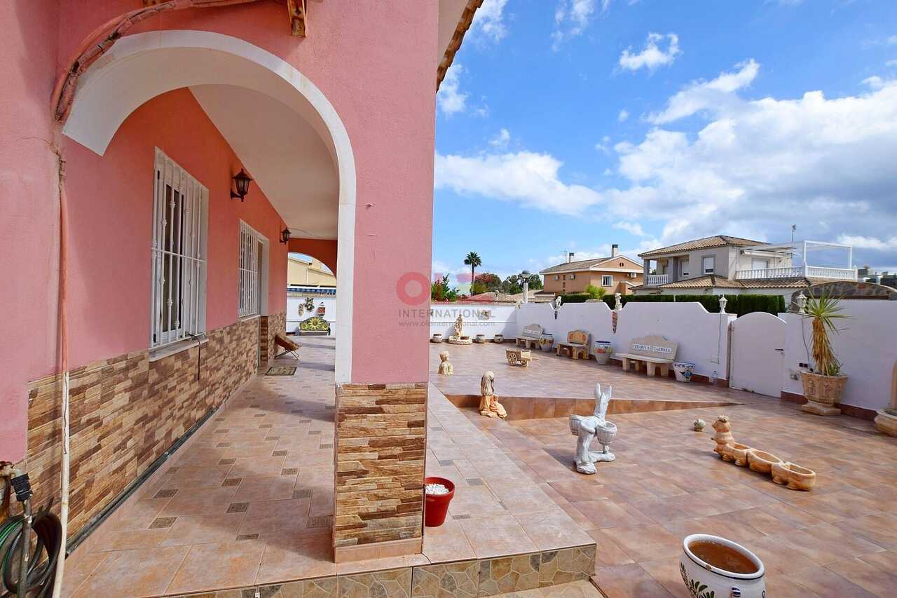 Villa en venta en Cabo Roig