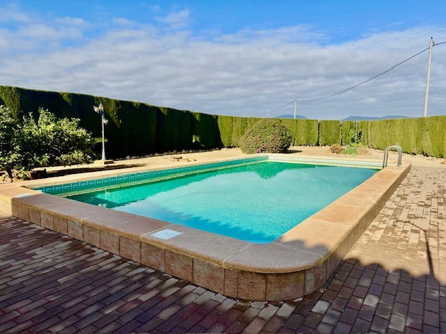 Villa en venta en Avileses