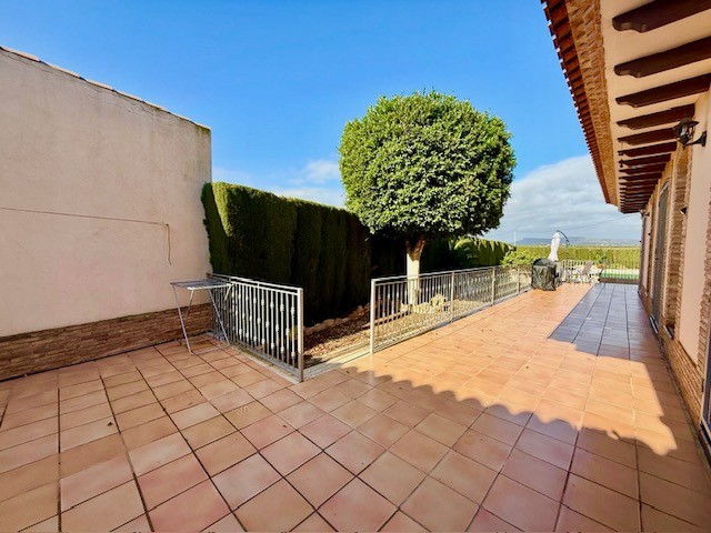 Villa en venta en Avileses