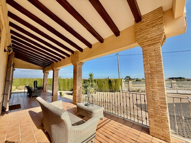 Villa en venta en Avileses